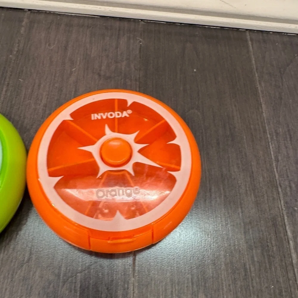 NWOT Green Orange Lime Lemon Kitchen Pill Dispenser Health- Surface Scratches